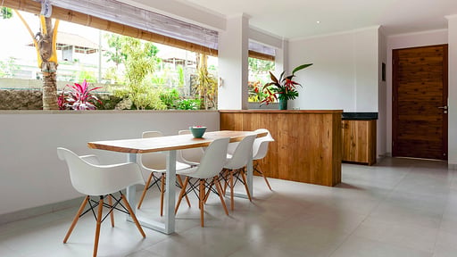 Silversand Villa Dining area 1