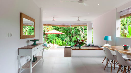 Silversand Villa Dining area 1