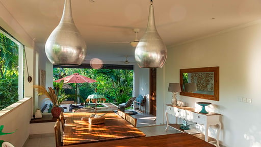Silversand Villa Dining area 2