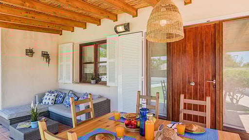 Villa Singala Dining area