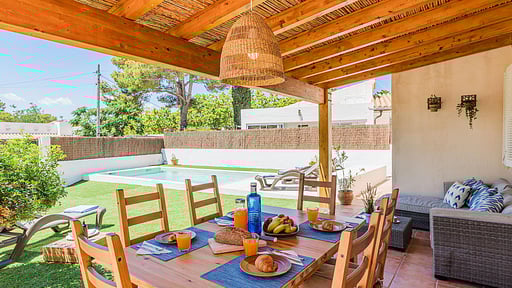 Villa Singala Dining area