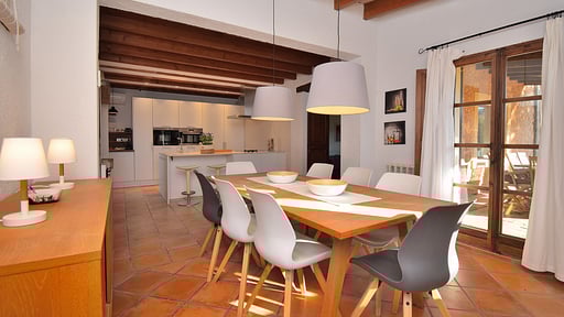 Villa Siscelis Dining area