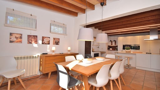 Villa Siscelis Dining area