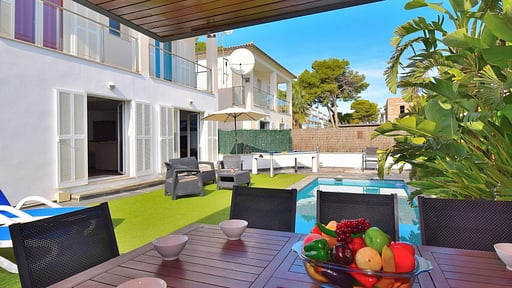 107 Villa Siulador Dining area