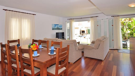 107 Villa Siulador Dining area