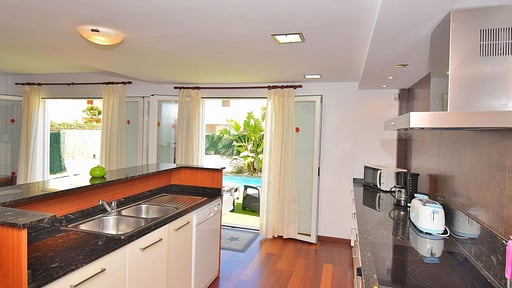 107 Villa Siulador Kitchen