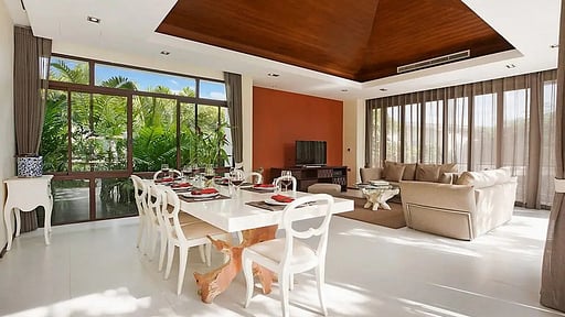 Six Hills Villa Living room