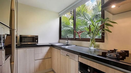 Six Hills Villa Kitchen