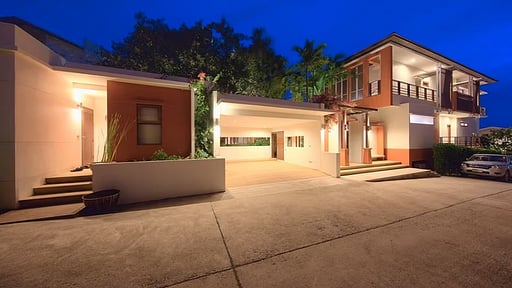 Six Hills Villa Parking areas