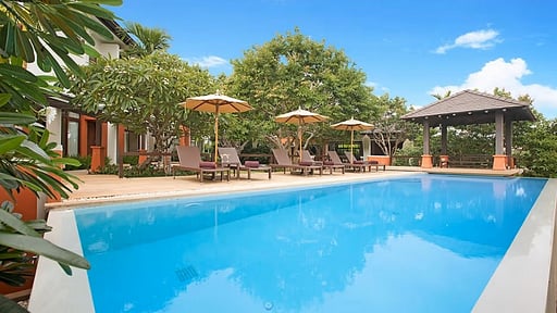 Six Hills Villa Swimming pool