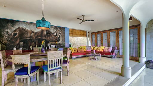 Villa Sky Li Dining area