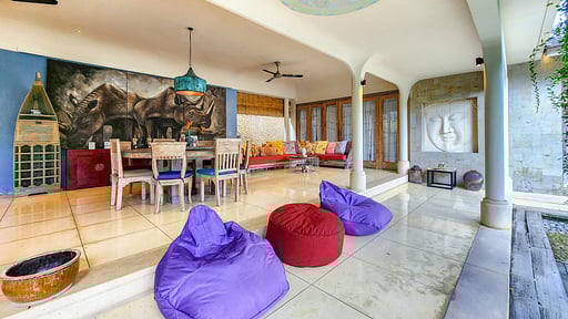 Villa Sky Li Dining area