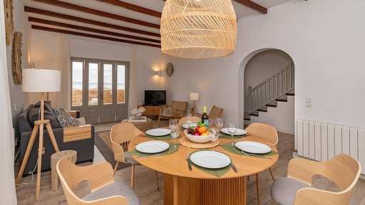 Villa Solcanada Dining area