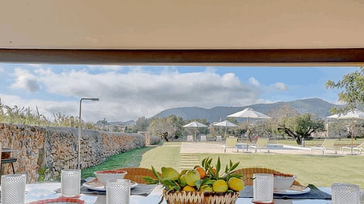 Villa Son Guinyol Dining area