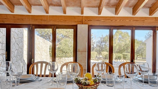 Villa Son Guinyol Dining area
