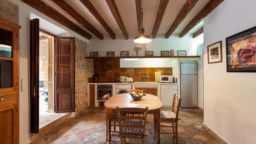 Villa Son March Petit Cuisine