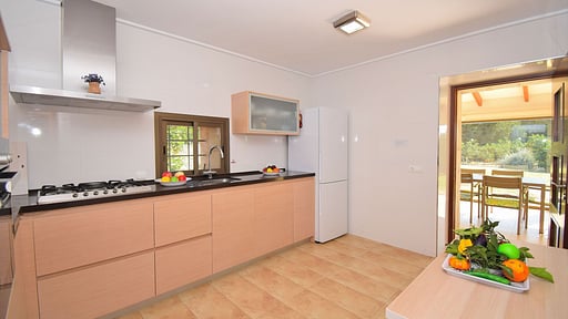 Villa Son Morey Tarongers Kitchen