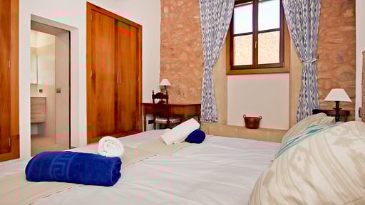 Villa Son Pons Schlafzimmer 1