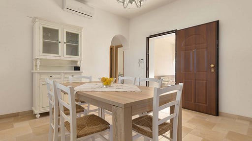 Villa Sorrentino Dining area 2