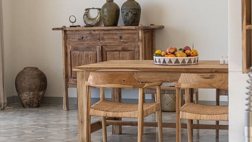 Villa Sowilo Dining area