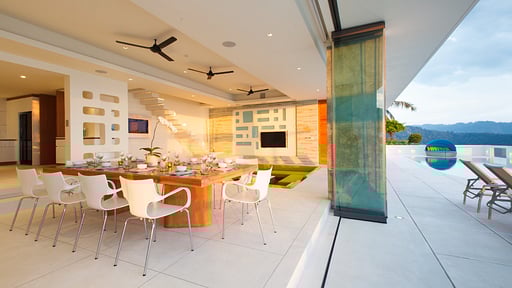 Villa Splash Dining area