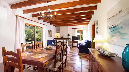 Villa Spruce Обеденная зона