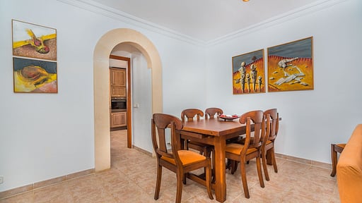 Villa Squash Dining area