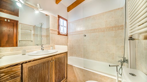 Villa Squash Bedroom 2