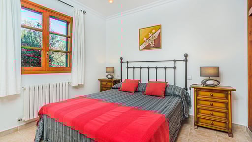 Villa Squash Bedroom 2