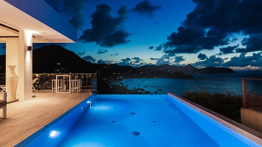 Villa Star Swimming pool