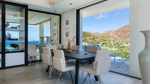 Villa Star Dining area