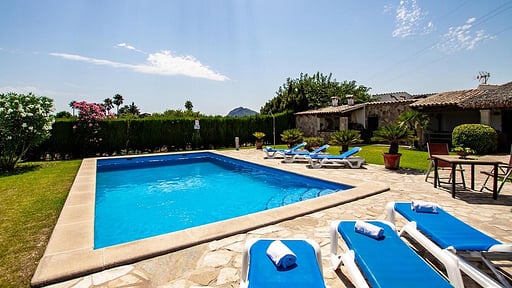 Villa Stone White Piscina