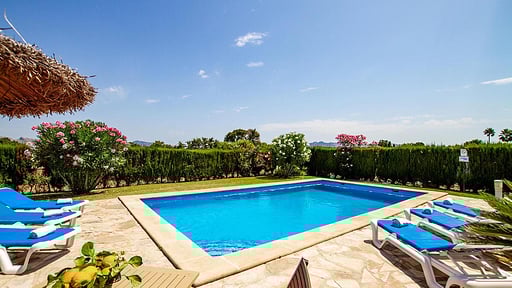 Villa Stone White Piscina