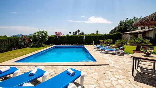 Villa Stone White Piscina