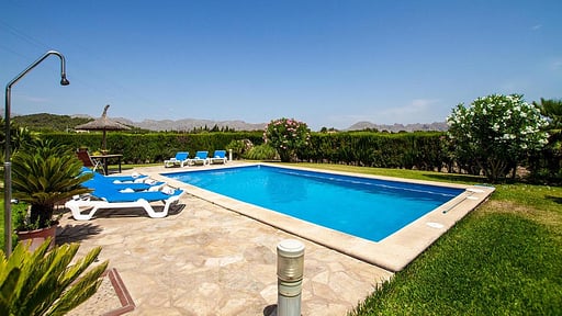 Villa Stone White Piscina