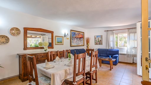 Villa Suavet Petit Dining area