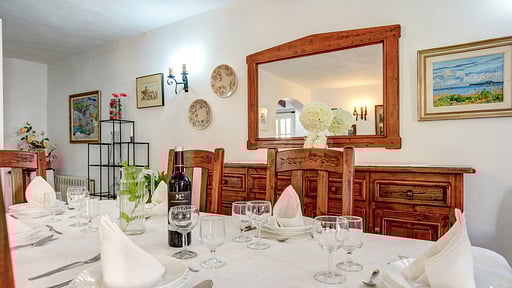 Villa Suavet Petit Dining area