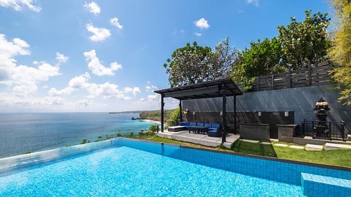 Suluban Cliff Villa Zwembad