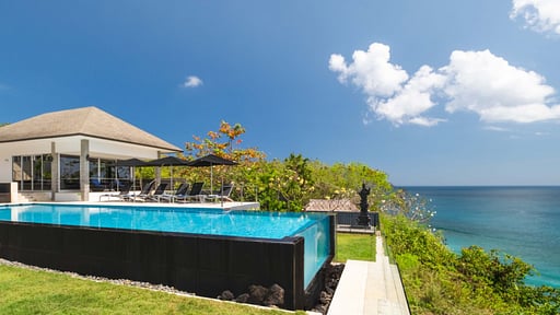 Suluban Cliff Villa Zwembad