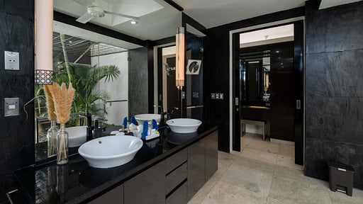 Suluban Cliff Villa Slaapkamer 3