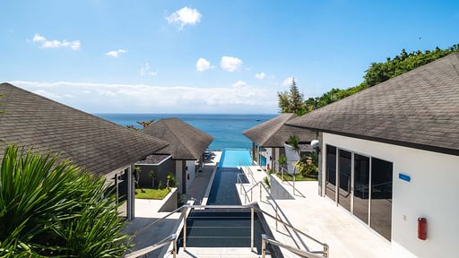 Suluban Cliff Villa Zwembad