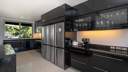 Suluban Cliff Villa Kitchen