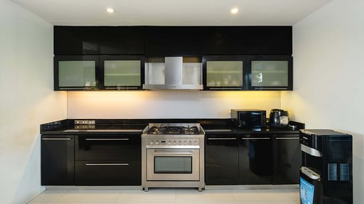 Suluban Cliff Villa Kitchen