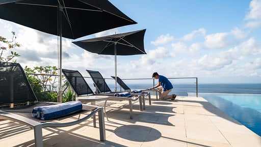 Suluban Cliff Villa Villa personeel