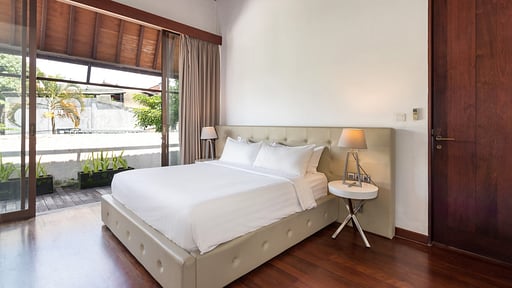 Villa Summer Bedroom 2