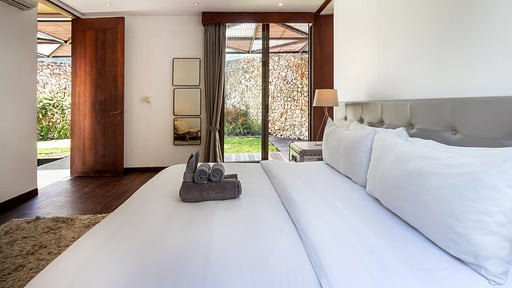 Villa Summer Bedroom 1