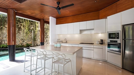 Villa Summer Kitchen