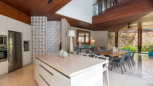 Villa Summer Kitchen