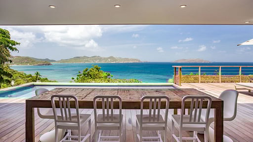 Villa Summertime Dining area