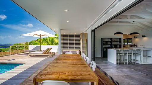 Villa Summertime Dining area